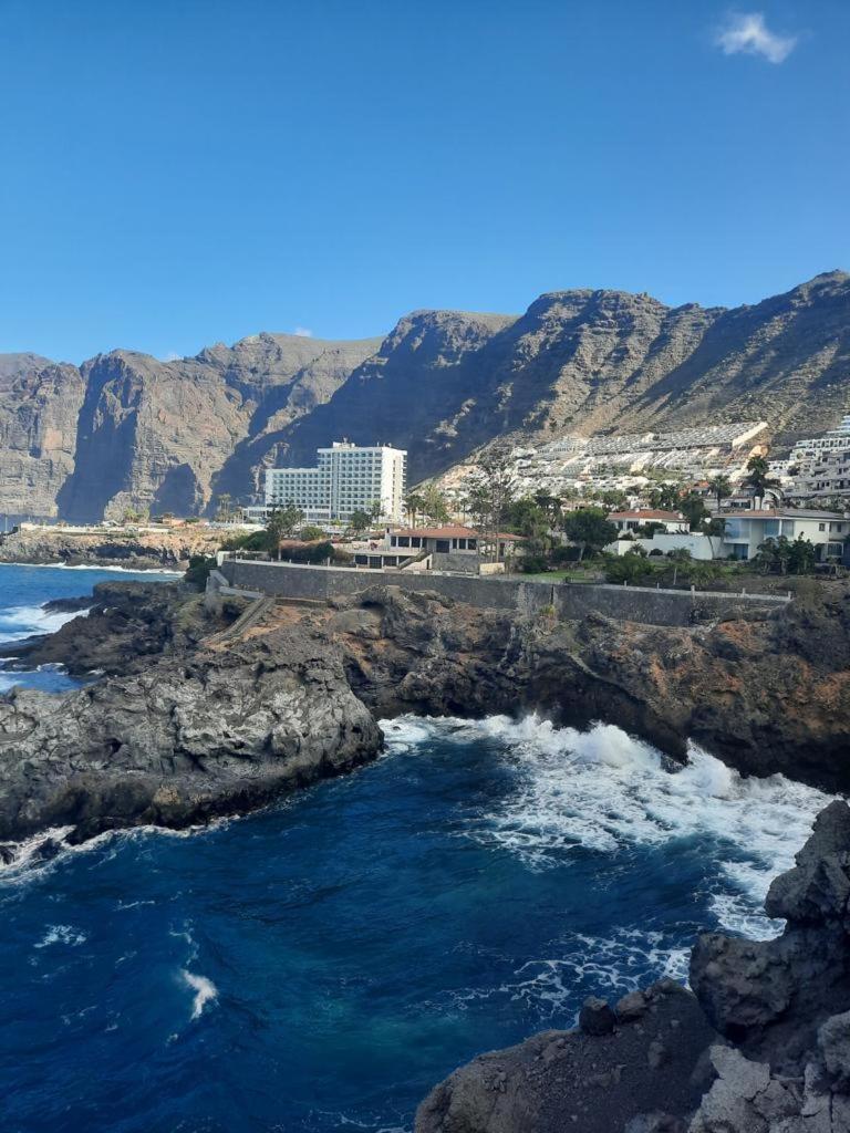 Amazing View Los Gigantes & La Gomera Lejlighed Acantilado de los Gigantes Eksteriør billede